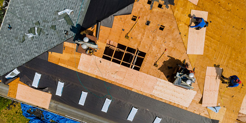 How to Spot an Unprofessional Roofer: Three Red Flags 