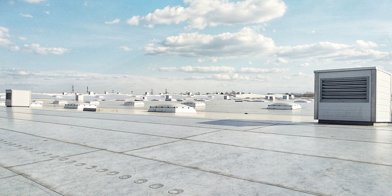 The Pros and Cons of Industrial Roofing Materials